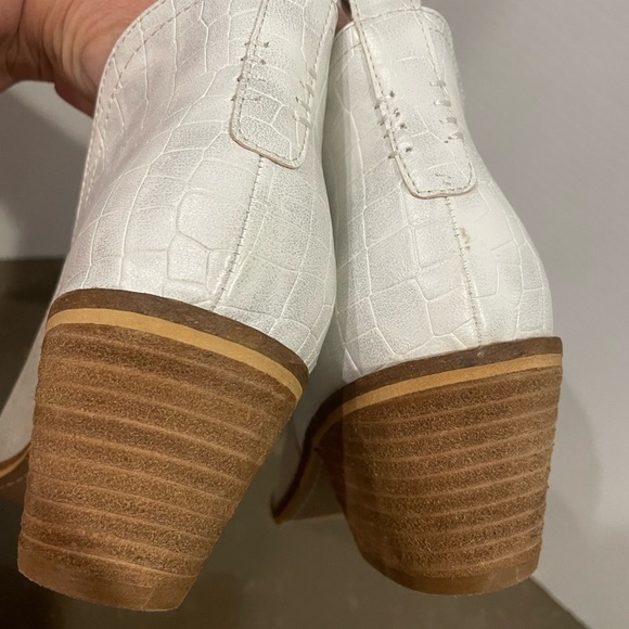 Women's cream Ankle Boots Boutique by Corkys - Picture 4 of 7